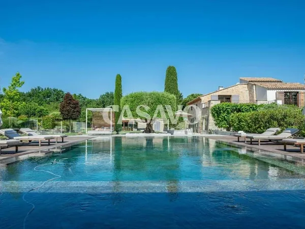 Maison 11 pièces 565 m²