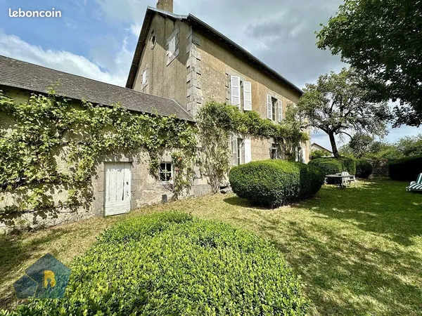 Maison 10 pièces 214 m²