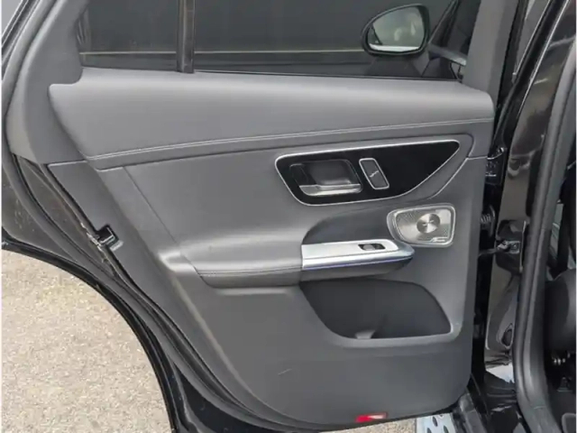 Mercedes Glc 300 e — photo 20