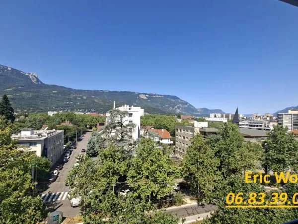 Appartement T4 / 3 CH- Avec balcon et vue dégagée.