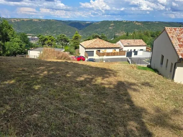 Terrain 652 m²