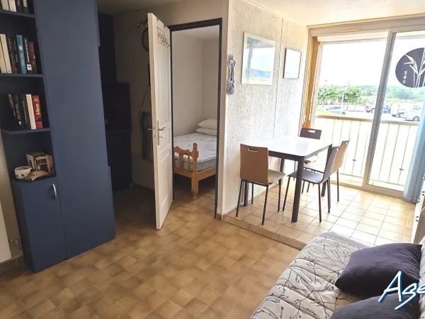 BEAU T2 RENOVE VUE DEGAGEE PLACE DE PARKING