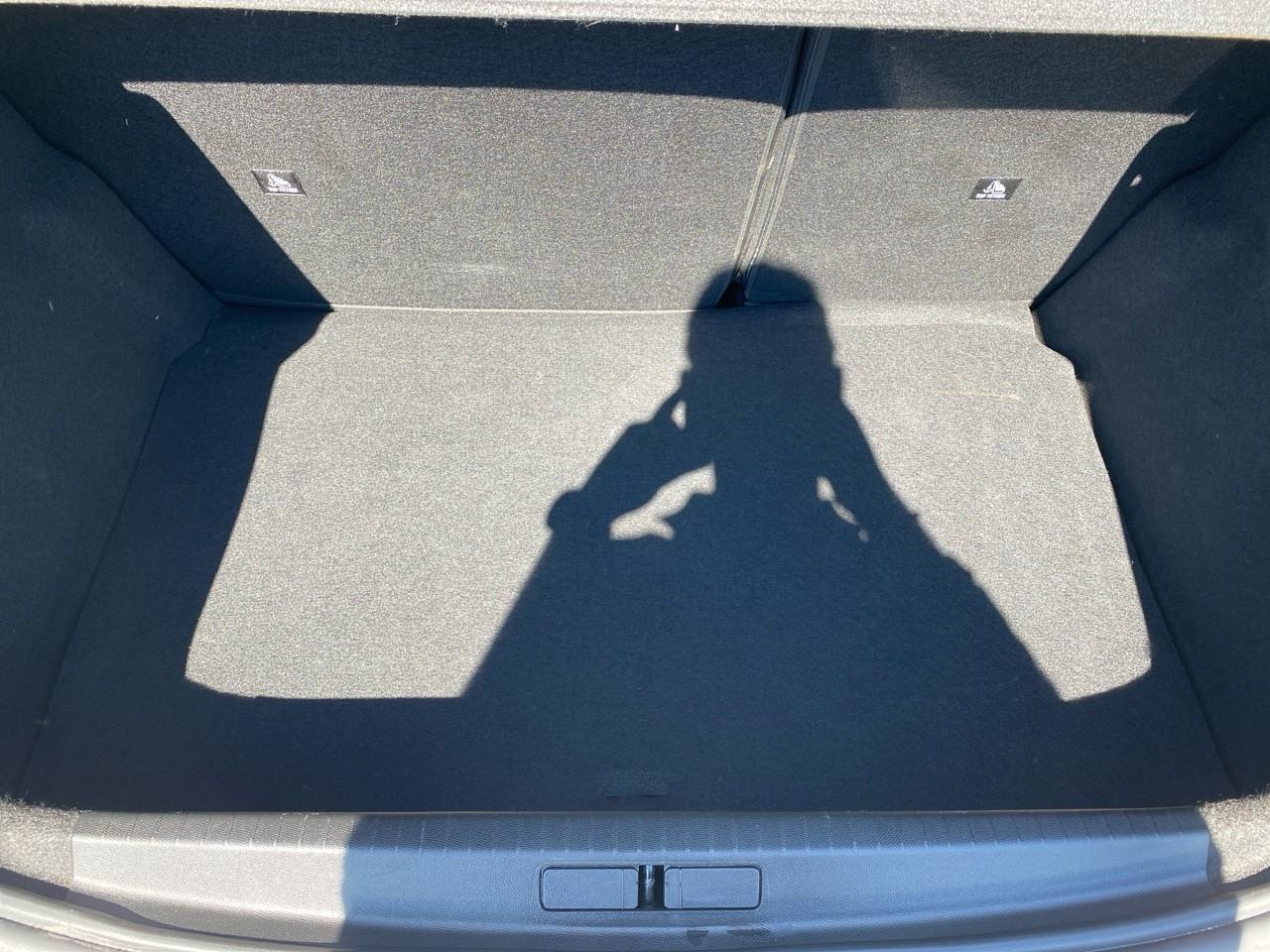 Peugeot 208 1.2 puretech 100ch s&s allure — photo 6