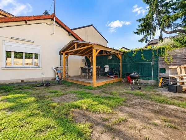 MAISON AVEC DÉPENDANCE AMÉNAGÉE ET JARDIN