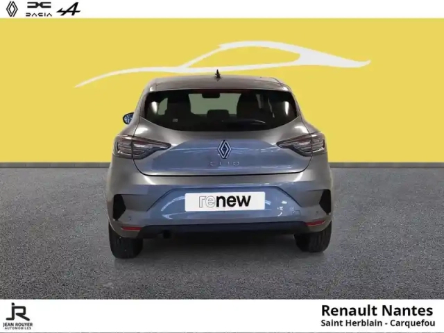Renault Clio 1.5 dci 100ch evolution — photo 21