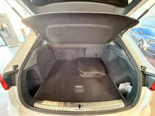 Audi Q3 45 tfsi e 245ch s tronic 6 — photo 4