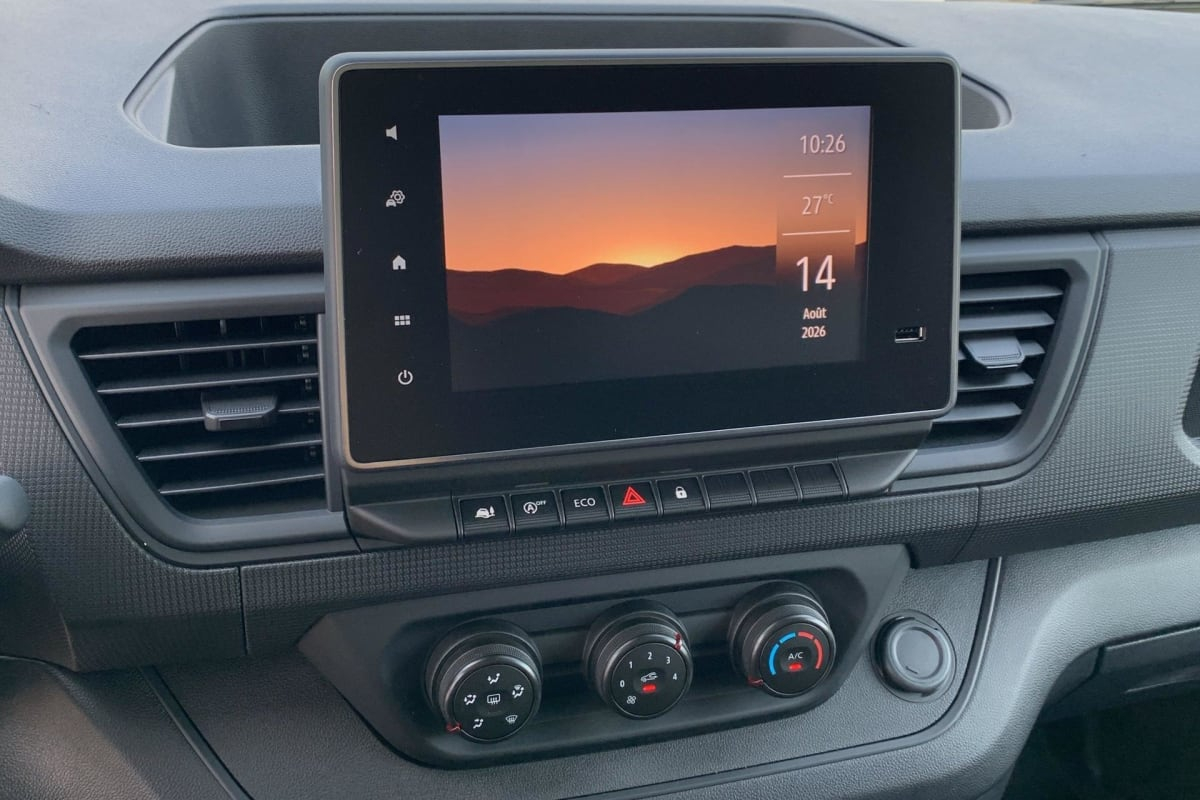 Renault TRAFIC FOURGON — photo 17