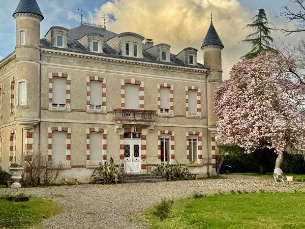 Quatre pièces dans château