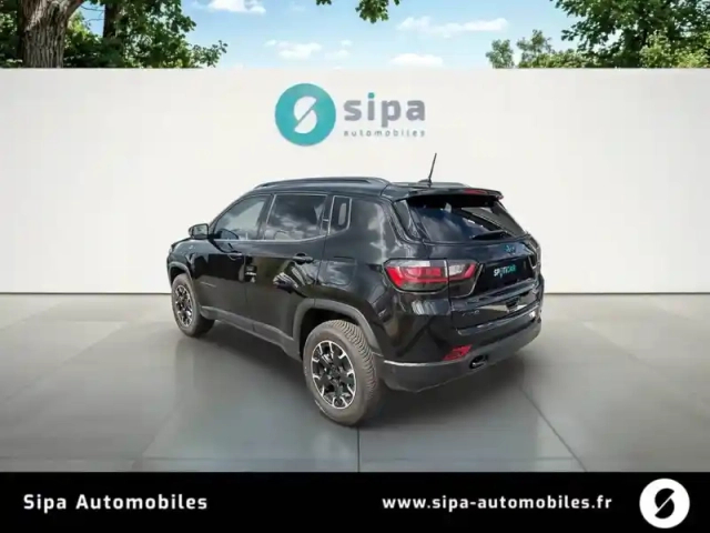Jeep Compass 1.3 phev t4 240 ch 4xe eawd — photo 3
