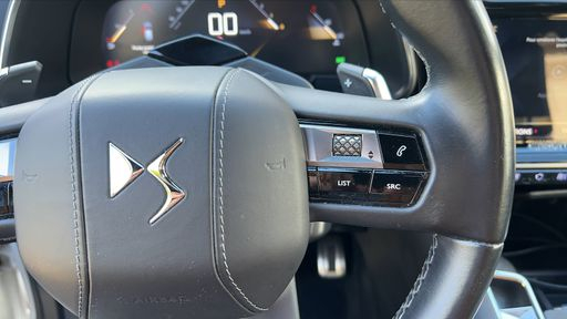 DS DS7 Crossback 1.5 BlueHDi 130 EAT8 - Grand Chic – 2021 – 155113 km – Diesel – Boîte Automatique — photo 17