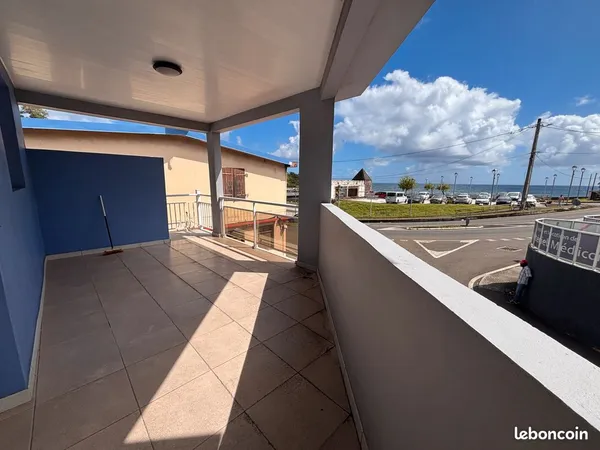T3 cuisine aménagée - vue mer - marigot