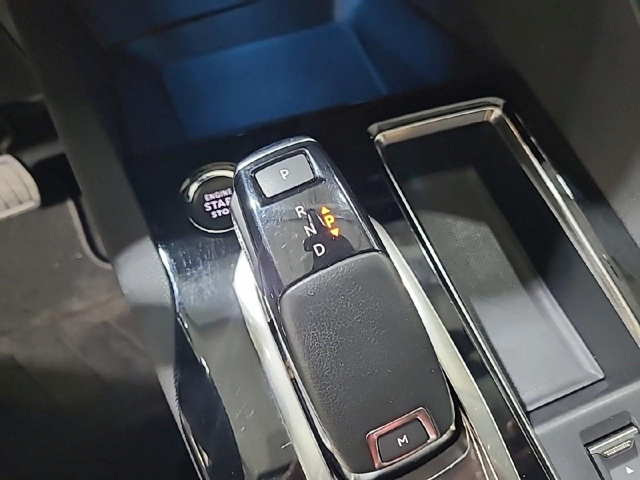 Peugeot 3008 puretech 130ch s&s eat8 allure pack — photo 18