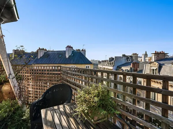 Paris IX - Rue d'Aumale - Duplex Dernier étage avec Balcon de 25m2 - 147m2