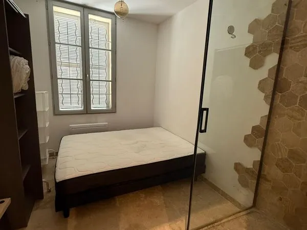 T2 Charmant meublé 28m² avec Cour Extérieur - Avignon Intra-Muros