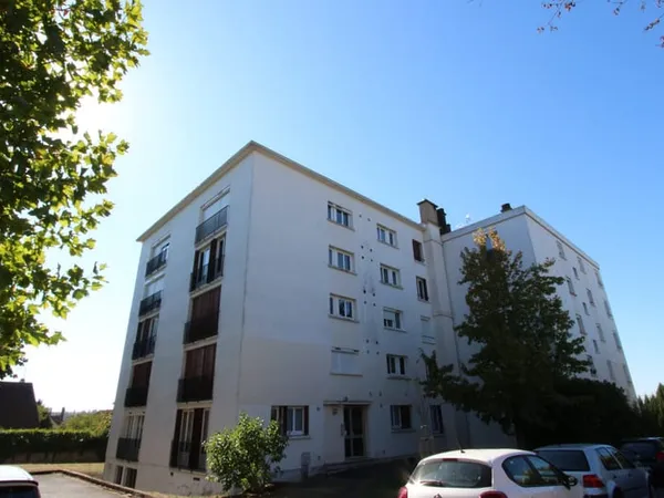 Appartement type 2 dernier étage avec ascenseur