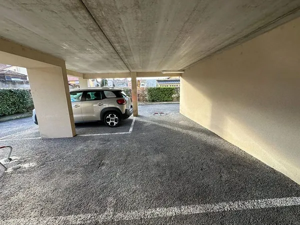 Parking 12 m²