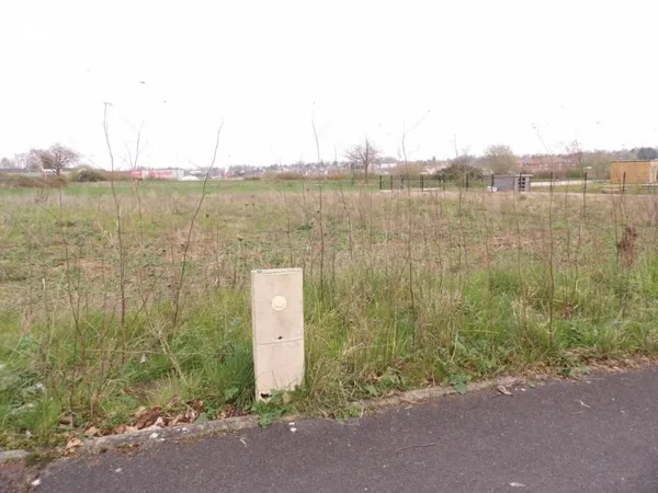 Terrain 708 m²