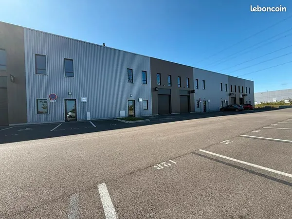 LOCAL D'ACTIVITE 323 m² PERSAN