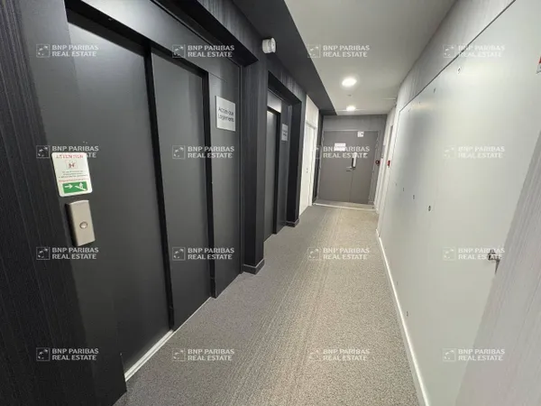 Bureaux 348 m²