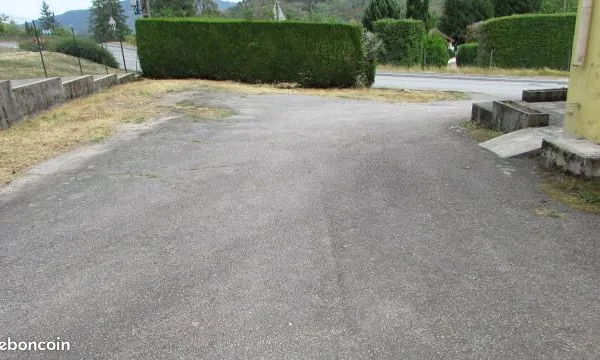 Garage/box 16 m² Saint Nabord