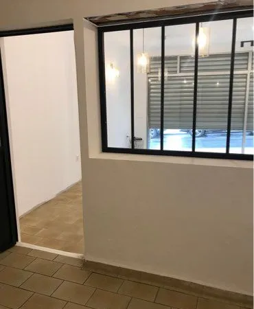 Local commercial hyper centre