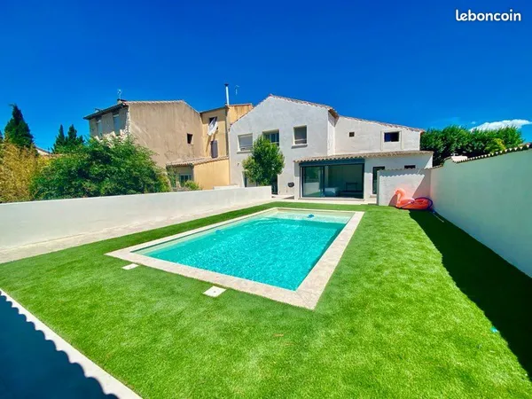 🏡 À VENDRE - MAISON ( Appartement ) DE PLAIN-PIED 140 m² AVEC PISCINE, JARDIN ET GARAGE