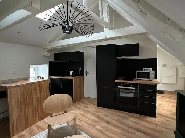 À louer - Studio meublé rénové - Centre-ville de Saint-Brieuc