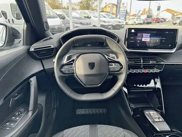Peugeot 2008 hybrid 145 e-dcs6 — photo 9