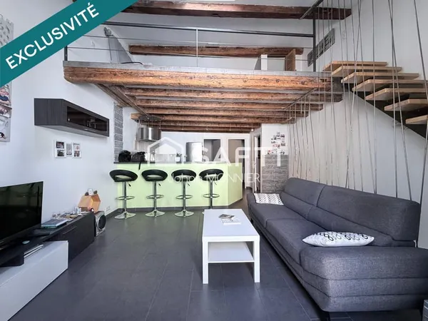 Maison de ville avec mezzanine et grand garage