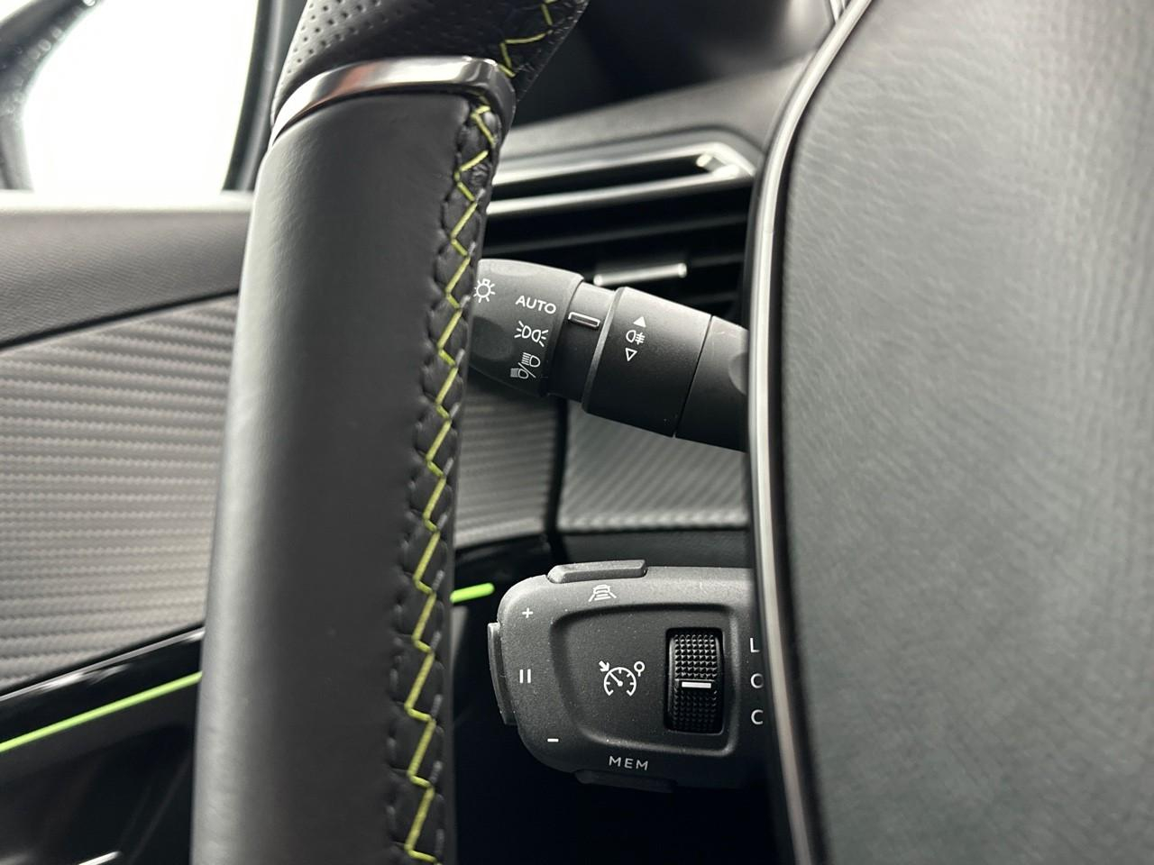 Peugeot 208 puretech 100 s&s bvm6 gt pack — photo 20