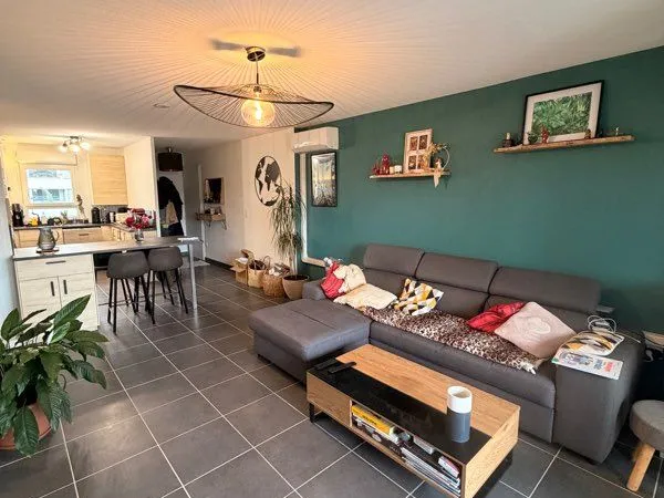 🏡 RARE - T3 récent avec terrasse SANS vis-à-vis + DOUBLE stationnement (box électrifié + place) - Pé