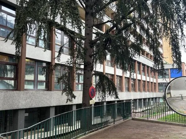 Bureaux 61 m²