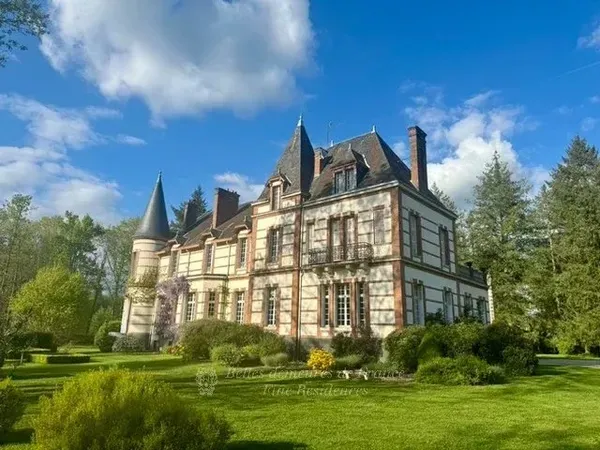 Sologne - Elégant château au coeur d'un remarquable parc arboré