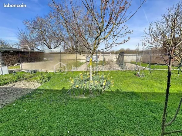 Terrain 105 m² Courcy