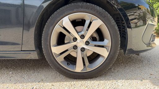 Peugeot 308 1.5 BlueHDi 130 EAT8 - GT Line – 2020 – 104615 km – Diesel – Boîte Automatique — photo 18