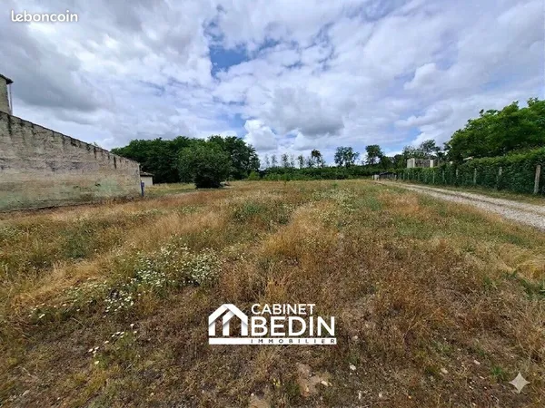 Terrain 600 m² Preignac
