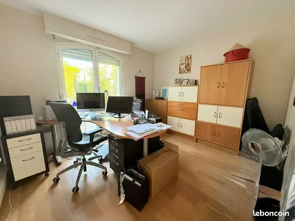 BUREAUX 136 m² SAINT MAUR DES FOSSES