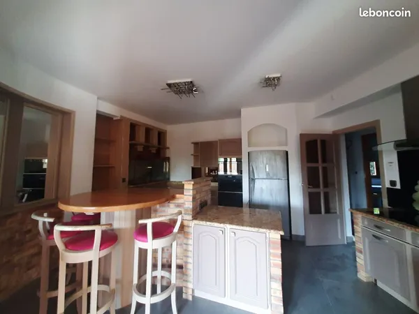 Maison plain-pied 96m² environnement champêtre avec étang
