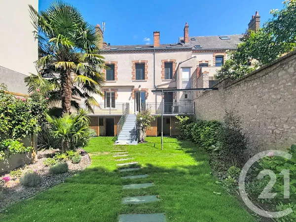 Maison 10 pièces 290 m²