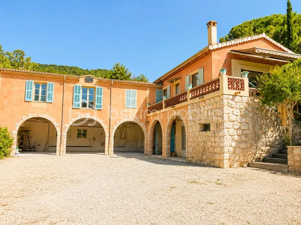 Maison 6 pièces 202 m²
