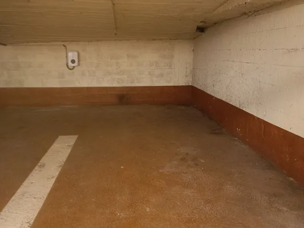 Vends parking 12m² avec borne de recharge électrique individuelle