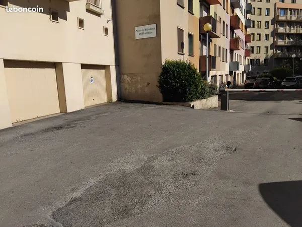 Rare a Castres Garage au Pont Biais