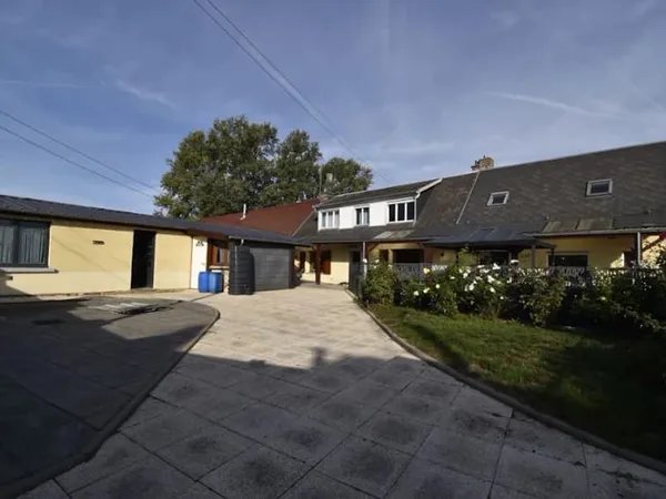 Maison 6 pièces 151 m²