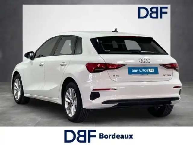 Audi A3 30 tfsi 110 — photo 3