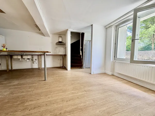 Proche Cité Judiciaire - Maison 4 pièces à rafraichir