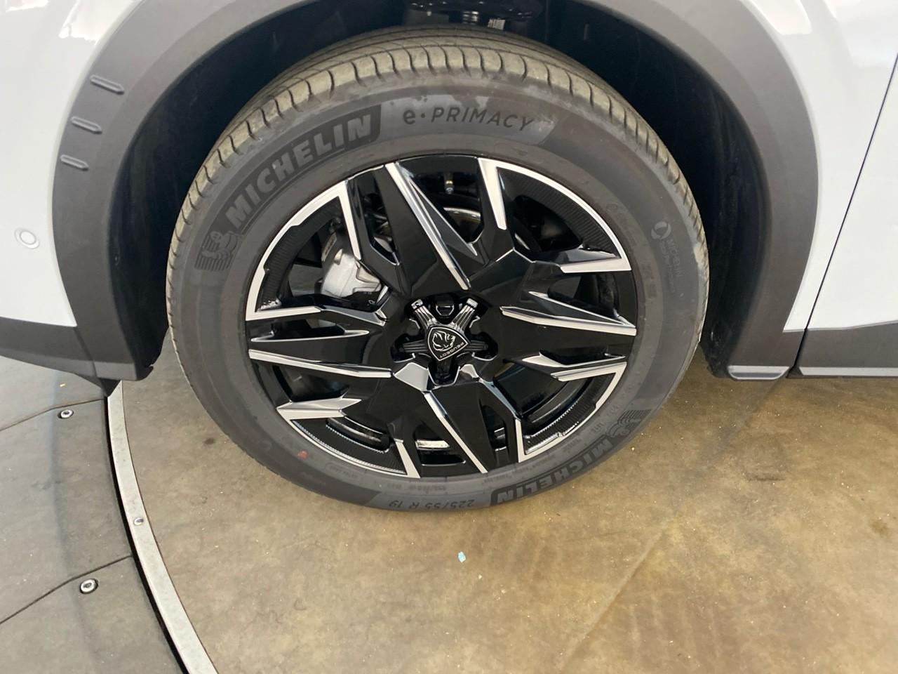 Peugeot 3008 hybrid 145 e-dcs6 allure — photo 11