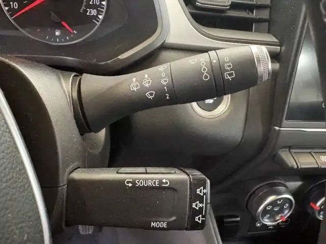 Renault Captur blue dci 115 edc — photo 39