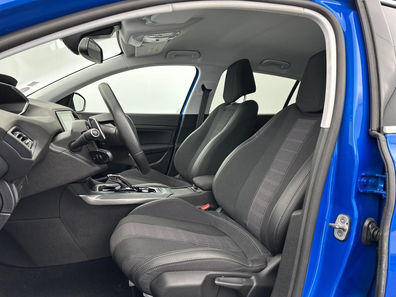 Peugeot 308 puretech 130ch s&s eat8 allure pack — photo 9