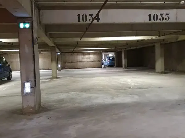 2 places de parking souterrain. Créteil l'Echat