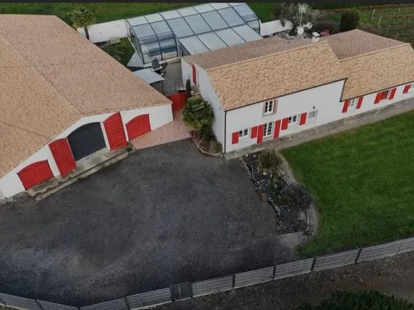 Maison 6 pièces 210 m²